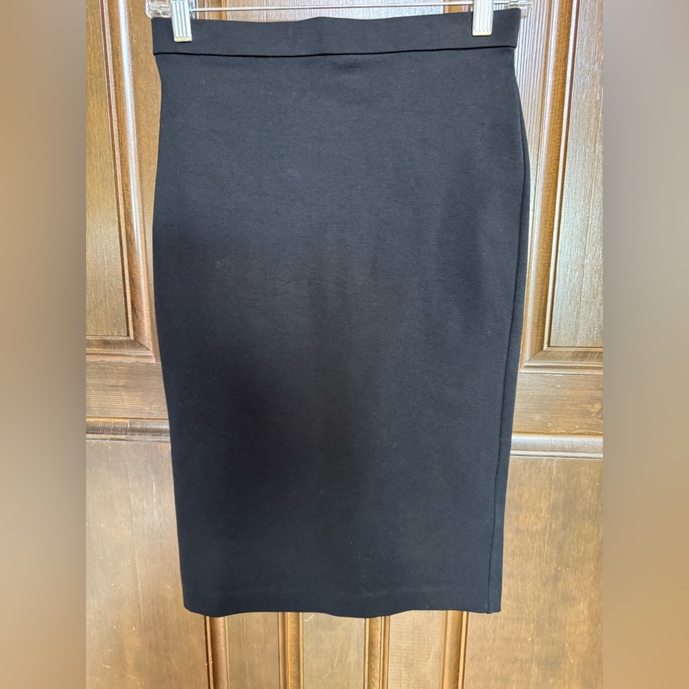Theory black stretchy skirt, size XS